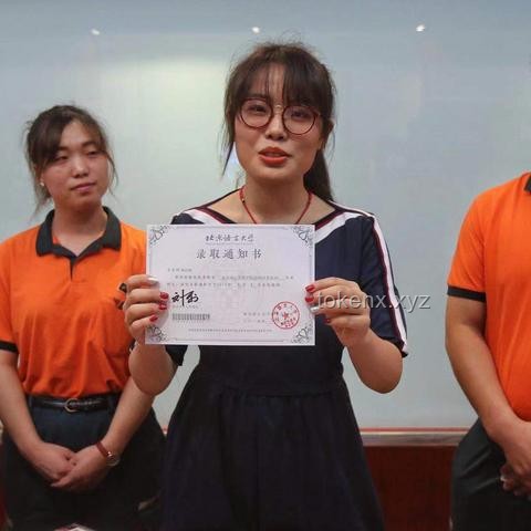 丈夫伪造车祸杀妻与正常车祸报警求助的对比分析：动机、手段与后果